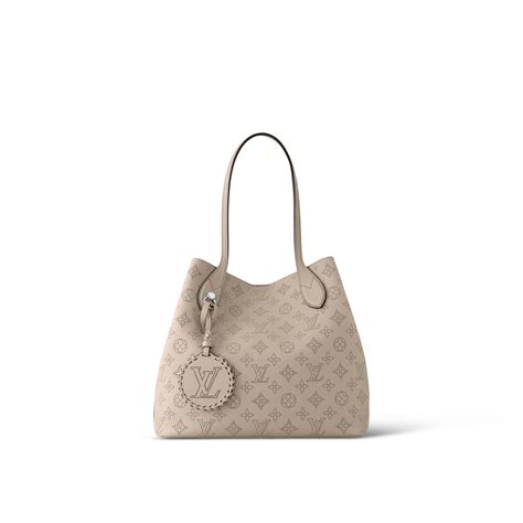 louis vuitton v tote mm|blossom louis vuitton.